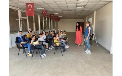 VİED, mülteci çocuklara türkçe okuma yazma kursları başlattı